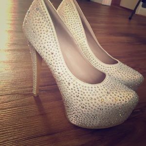 Traffic jewel embellished platform 6 in heels